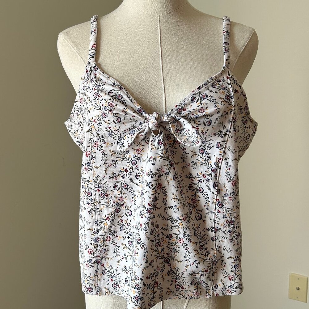 EUC American Eagle XXL Tie-Front Tank Top with Delicate Floral Pattern